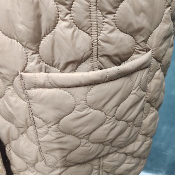 Susan Graver Weekend Water Repellant Nylon Quilted Vest w/Hood Camel 2X P - Picture 7 of 16